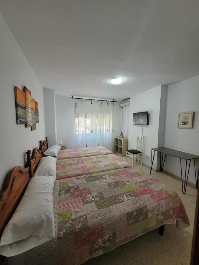 Hostal Mediterraneo Torre Del Mar Eksteriør billede