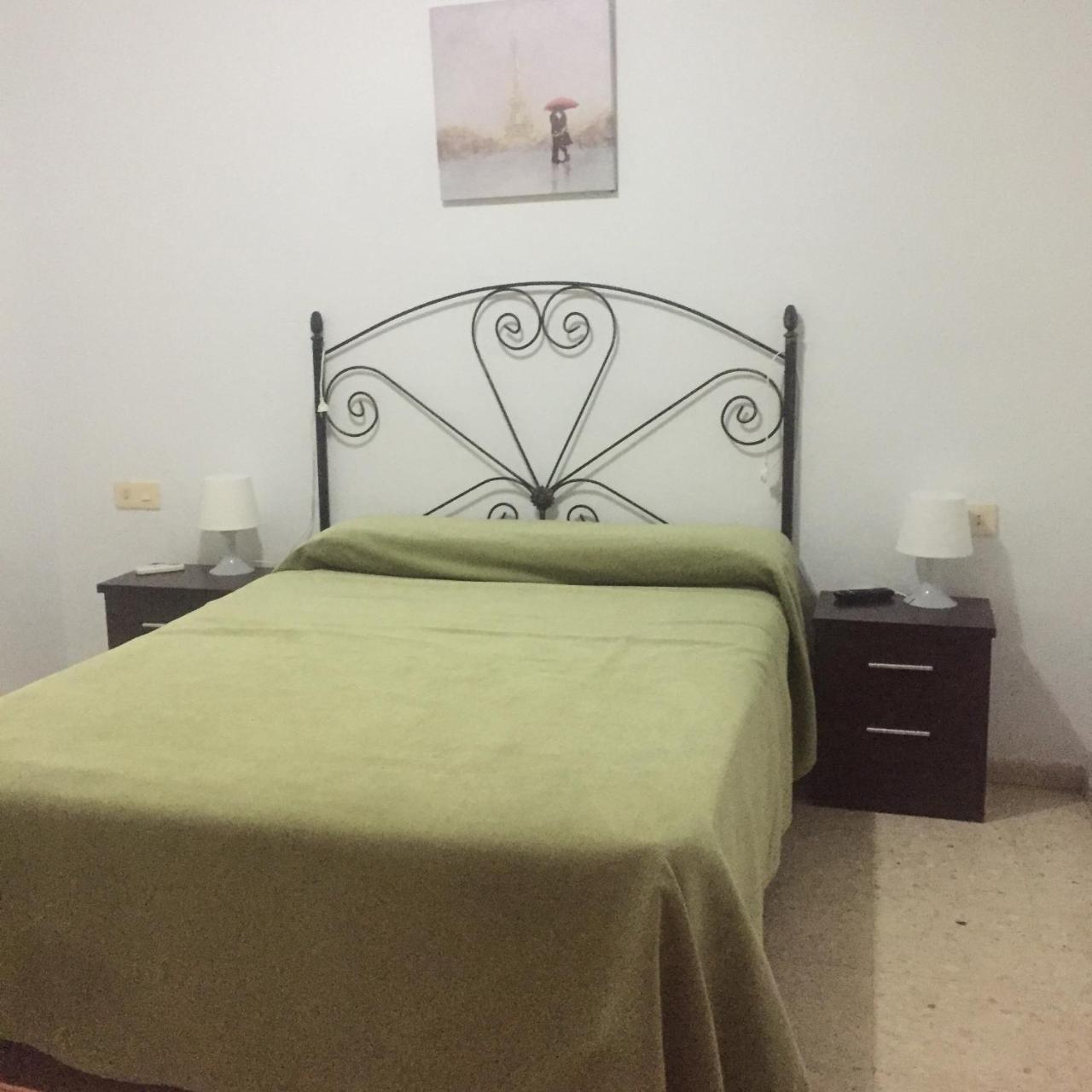 Hostal Mediterraneo Torre Del Mar Eksteriør billede